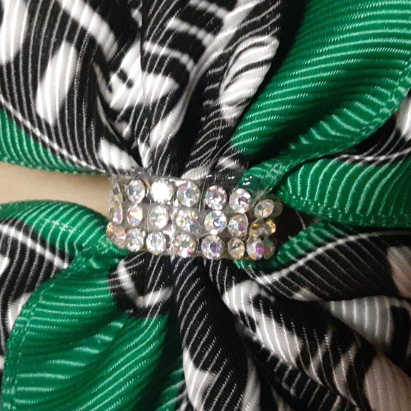 Starbucks Basic Witch Hair Bow - Picture 2 of 3